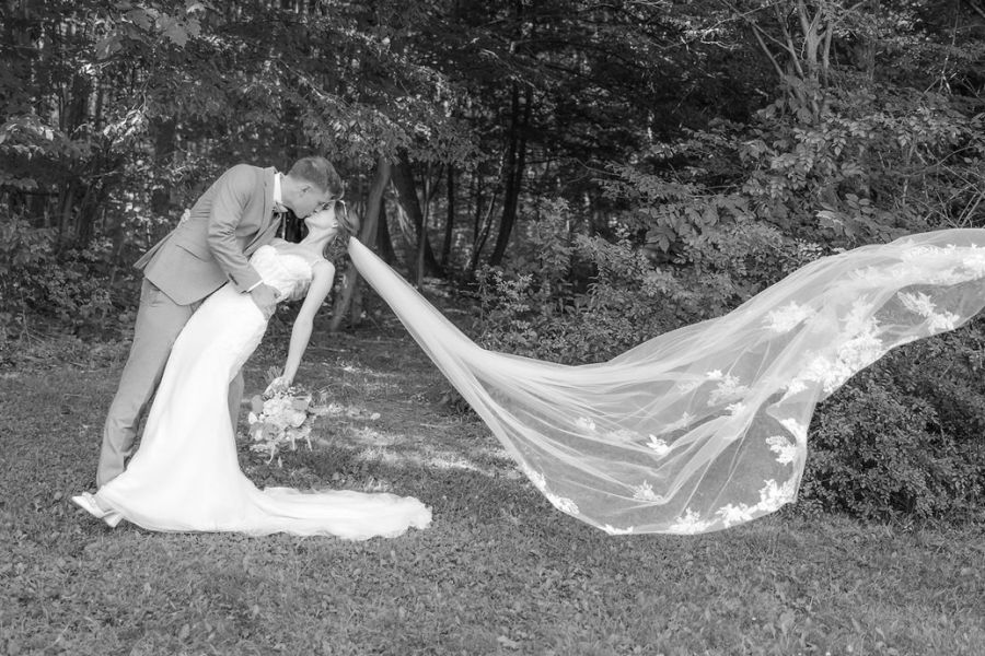 Sophia aus Wiesbaden – Zwei Brautkleider von Elaine für meine Hochzeit über den Atlantik